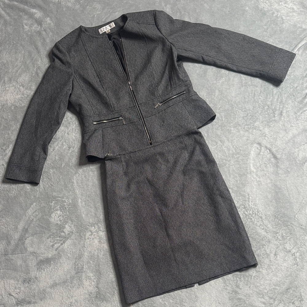 Elegant Gray Women's Skirt Set